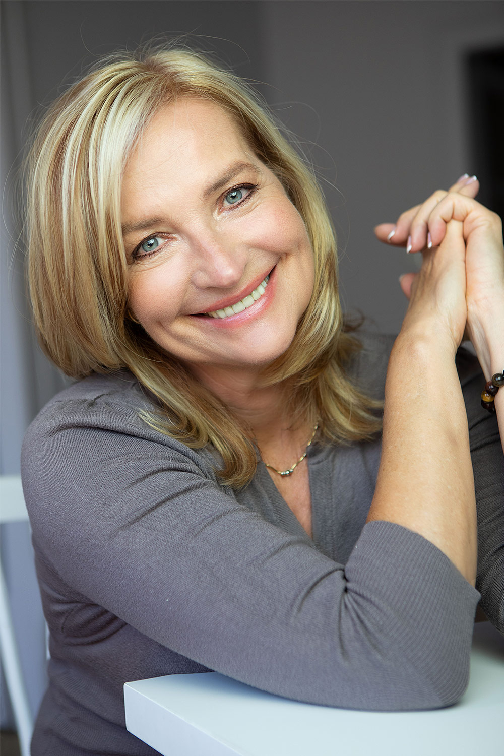 abraham-julia-small-2024-allo